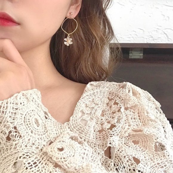 ♠️NEW S925 Minimalist Asymmetric Gold Earrings - Picture 2 of 4